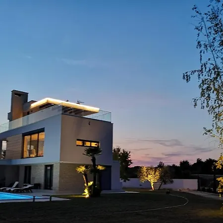 Luxury Village Jacob